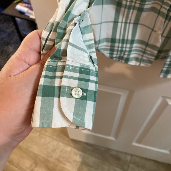 Men’s Old Navy Classic Fit Shirt - Picture 8 of 14